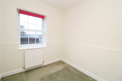 2 bedroom maisonette to rent, High Street, West Wickham, BR4