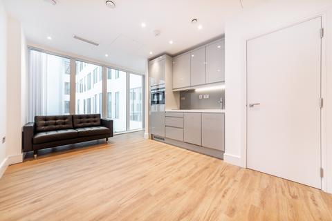 Studio to rent, Westgate House, London W5