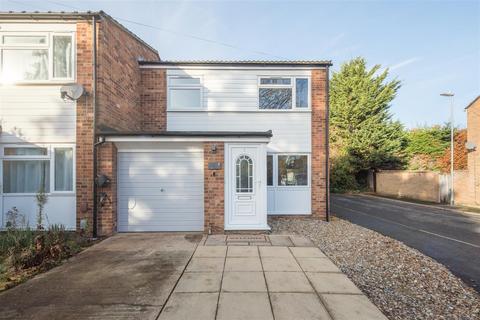 3 bedroom semi-detached house to rent, Kirkby Close, Cambridge