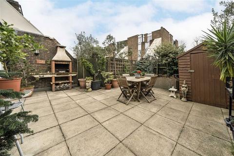 2 bedroom flat for sale, Andrews Walk, London SE17