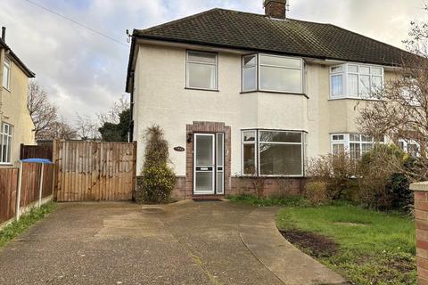 3 bedroom semi-detached house to rent, Ladywood Road, Suffolk IP4