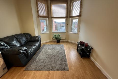 2 bedroom flat to rent, Brantingham Road, Manchester M16