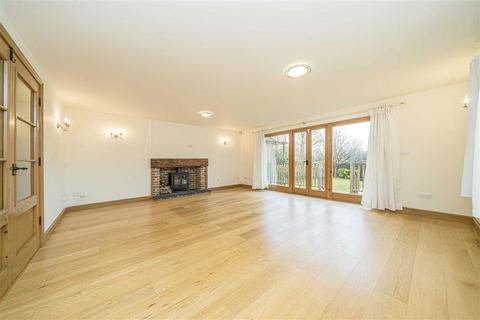 3 bedroom detached house to rent, Thames Side, Staines-Upon-Thames TW18