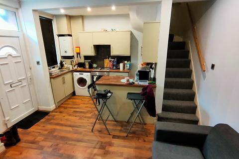 3 bedroom house to rent, Harold Street, Hyde Park, Leeds