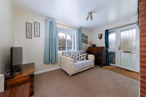 1 bedroom house for sale, Spring Pool, Warwick