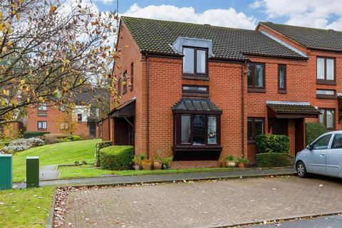 1 bedroom house for sale, Spring Pool, Warwick