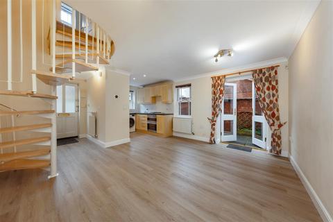 2 bedroom end of terrace house for sale, Beaconsfield Street West, Leamington Spa