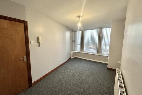 2 bedroom flat to rent, Sandylands Promenade, Morecambe LA3