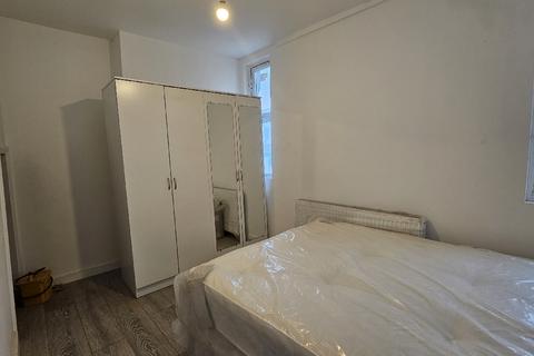 3 bedroom duplex to rent, Great Eastern Street, London, Shoreditch