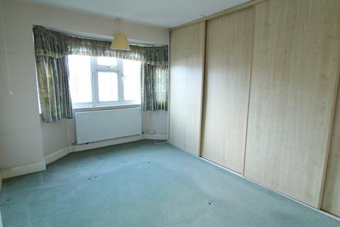 23 Mead Way, Bromley, BR2 9EN