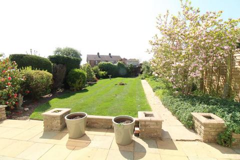 23 Mead Way, Bromley, BR2 9EN