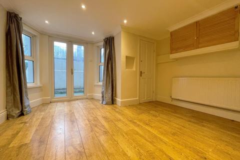 1 bedroom flat to rent, Citadel Road, Plymouth PL1