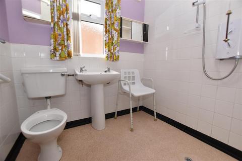 2 bedroom semi-detached bungalow for sale, Winchester Close, Hull