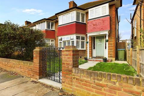 3 bedroom semi-detached house to rent, Court Way, Middlesex