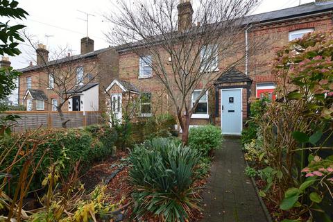 2 bedroom terraced house to rent, Vale Grove, Slough