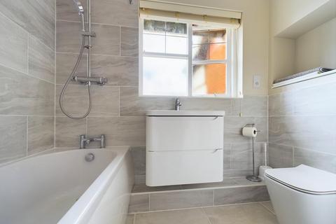 32 Elliott Avenue, Ruislip, HA4 9LZ