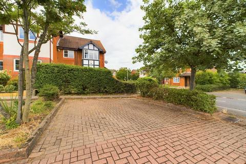 32 Elliott Avenue, Ruislip, HA4 9LZ