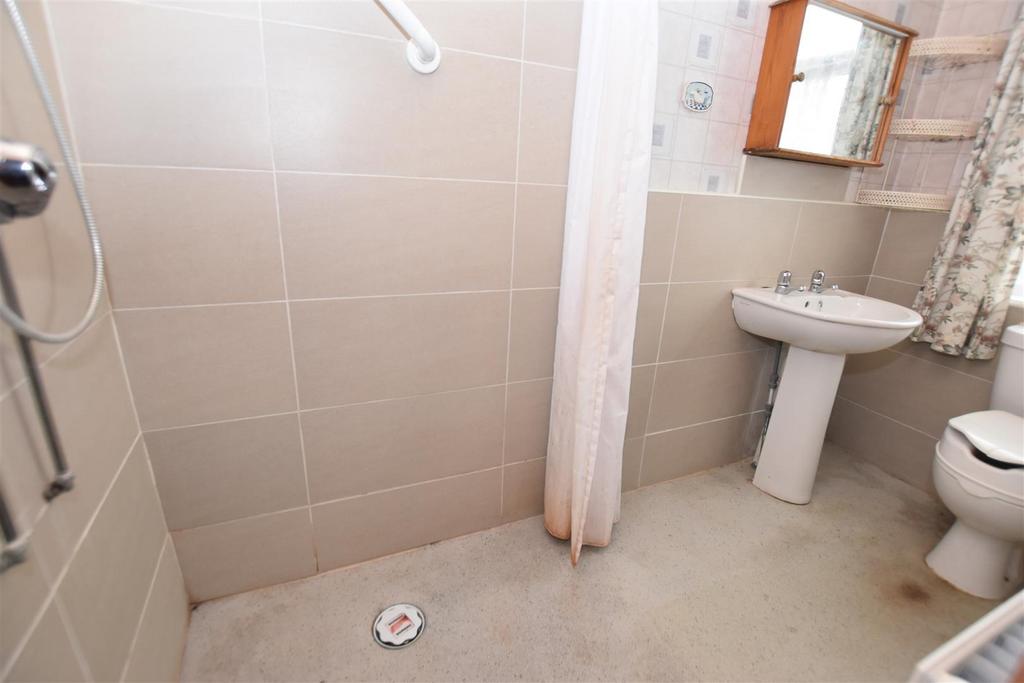 Wet Room.JPG