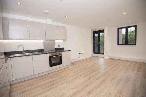 Studio to rent, Broadoaks, Solihull