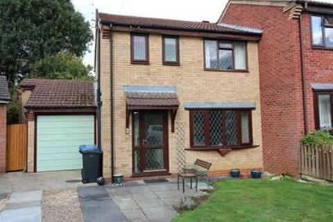 3 bedroom house to rent, Juniper Close, Lutterworth