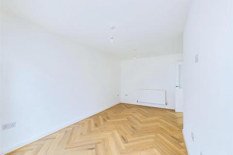 60 Alpine Rise, Coventry, CV3 6NR