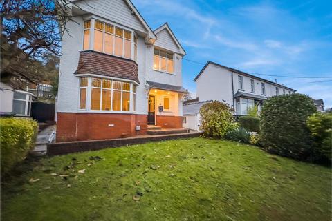 3 bedroom detached house for sale, Usk Road, Pontypool NP4