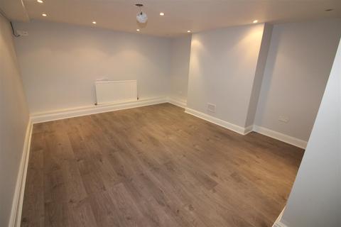 2 bedroom flat to rent, Muybridge Yard Browns Road Surbiton