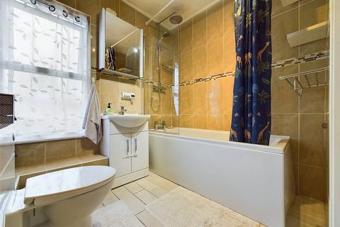 107 Howard Street, Gloucester, GL1 4UX