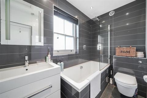 1 bedroom flat to rent, Louvaine Road, SW11