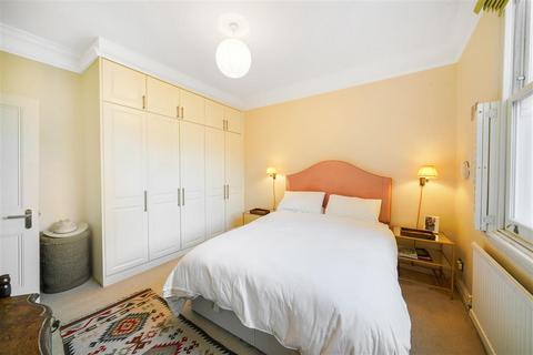 1 bedroom flat to rent, Louvaine Road, SW11