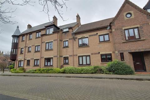 2 bedroom flat for sale, St. Ellens Court, Beverley