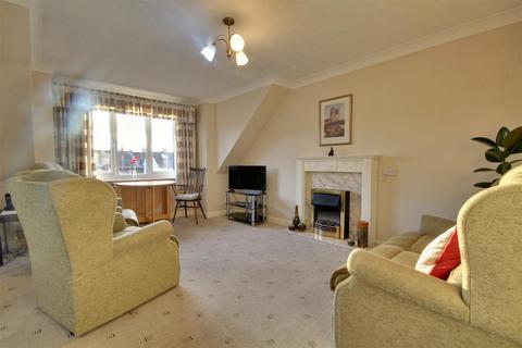 2 bedroom flat for sale, St. Ellens Court, Beverley