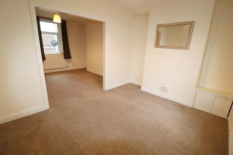 3 bedroom terraced house to rent, Pencerrig Street, Pontypridd CF37