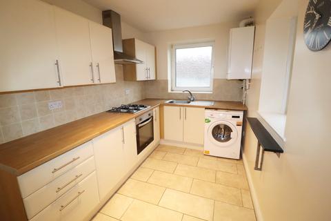 3 bedroom terraced house to rent, Pencerrig Street, Pontypridd CF37