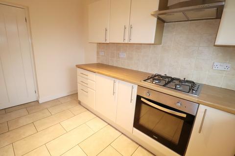 3 bedroom terraced house to rent, Pencerrig Street, Pontypridd CF37