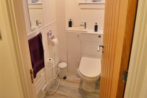 16 Eireastadh, Crowlista, Isle Of Lewis, HS2 9JG