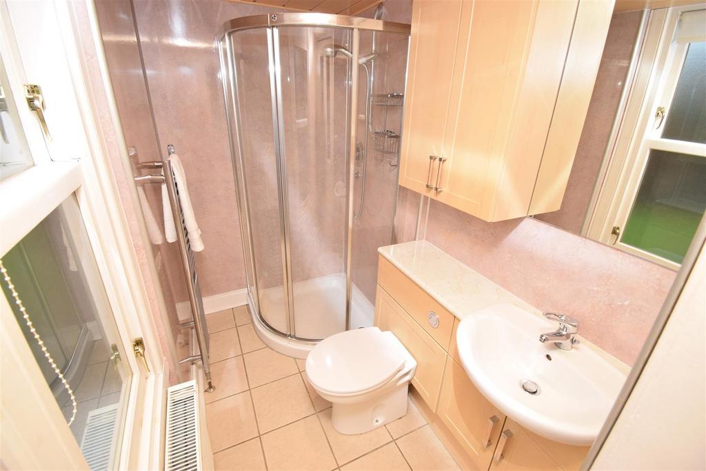 SHOWER ROOM.jpg