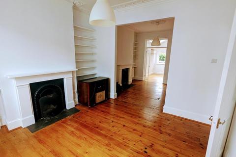 3 bedroom house to rent, Hinton Road, Herne Hill