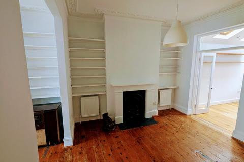 3 bedroom house to rent, Hinton Road, Herne Hill