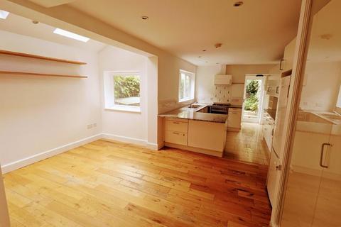 3 bedroom house to rent, Hinton Road, Herne Hill