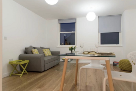 1 bedroom flat to rent, Caroline Street, London E1