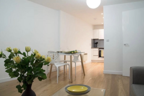 1 bedroom flat to rent, Caroline Street, London E1