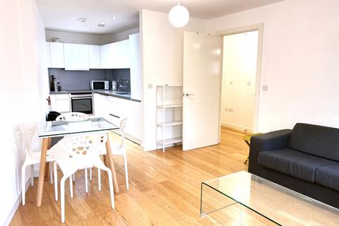 1 bedroom flat to rent, Caroline Street, London E1