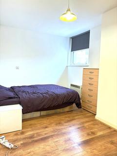 1 bedroom flat to rent, Caroline Street, London E1