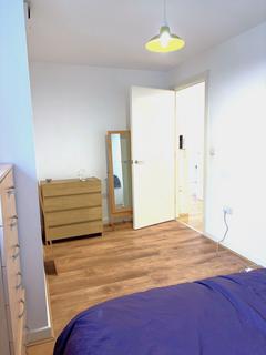 1 bedroom flat to rent, Caroline Street, London E1