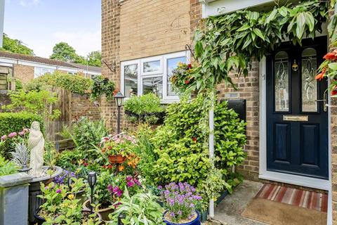 32 Stubsmead, Eldene, Swindon, SN3 3TA