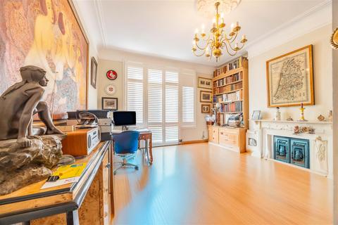 37 Chalkwell Esplanade, Westcliff-on-sea, SS0 8JQ