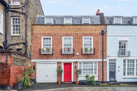 4 bedroom mews for sale, Devonshire Mews South, London, W1G