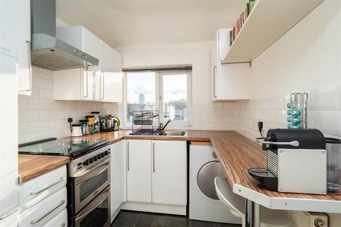 1 bedroom flat for sale, Stayton Road, Sutton