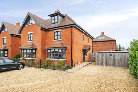 4 bedroom semi-detached house for sale, New Farm Road, Alresford, SO24